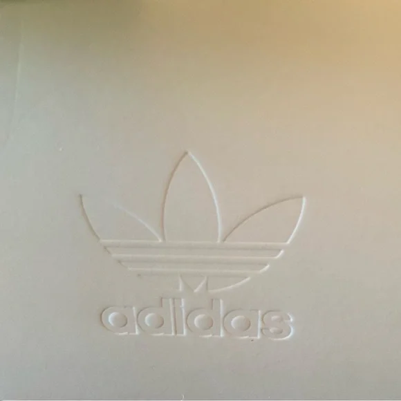 ADIDAS Nite Jogger
Beyonce Ivy Park Dark Green Frozen Yellow - Picture 5 of 10